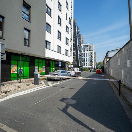 Skierniewicka Apt - Parking, Workspace, Balcony - By Rentujemy Warschau Exterior foto
