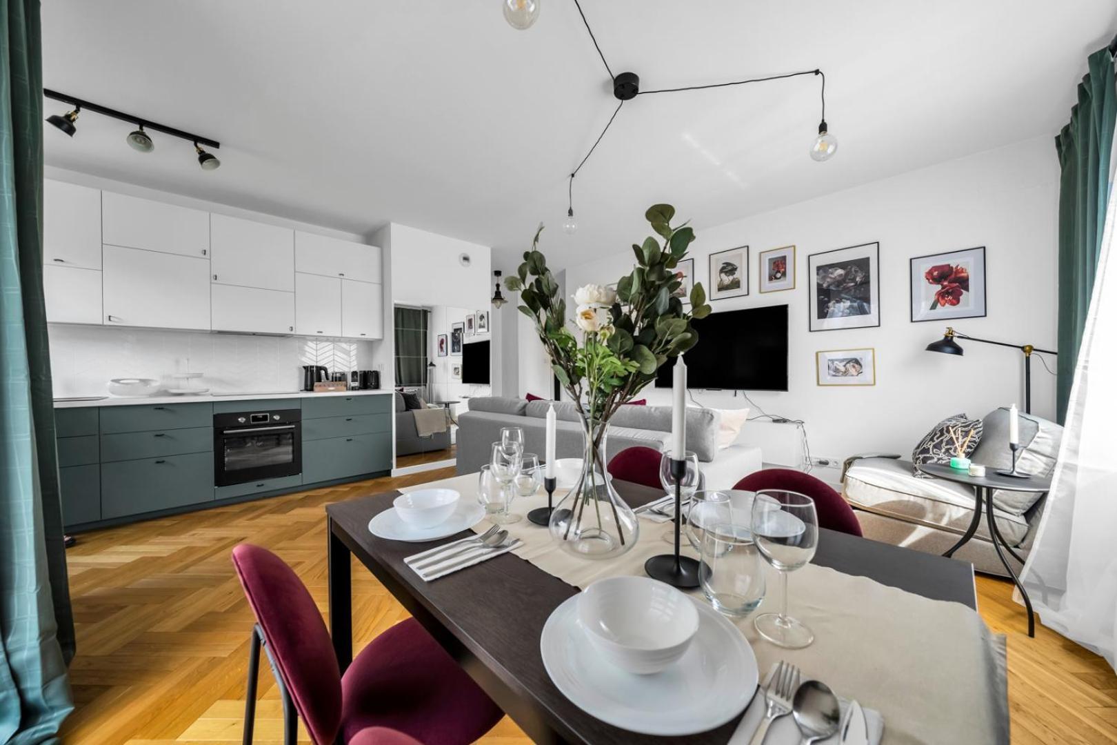Skierniewicka Apt - Parking, Workspace, Balcony - By Rentujemy Warschau Exterior foto